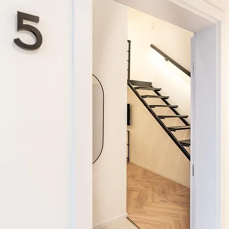 E22 - Boutique Apartments, Location By Bqa Apartment