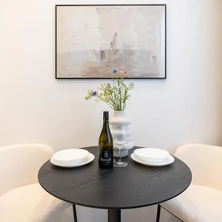 E22 - Boutique Apartments, Location By Bqa Apartment